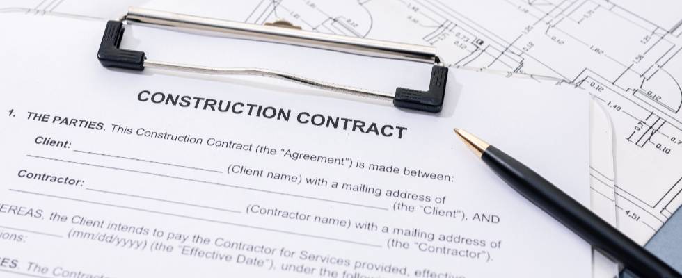 Contratos civiles más usados y riesgos legales frecuentes.